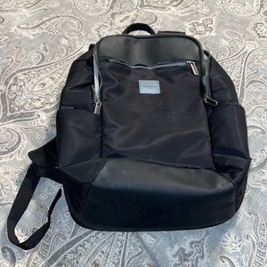 Gently loved black TARGUS expandable backpack